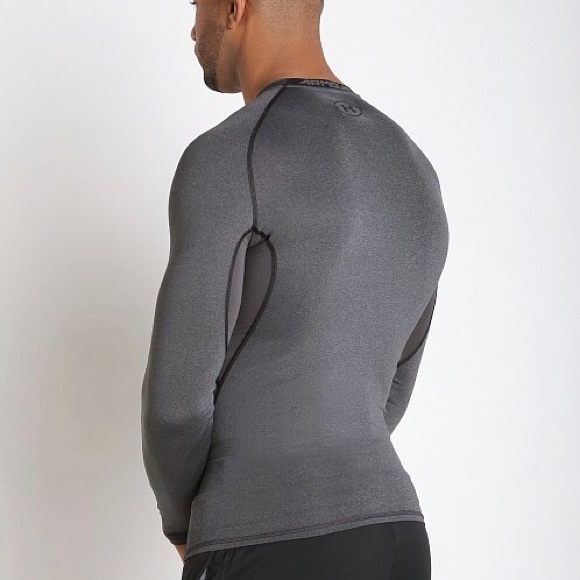 NWT UA Heatgear Longsleeve Compression Tee In Gray - Picture 3 of 6